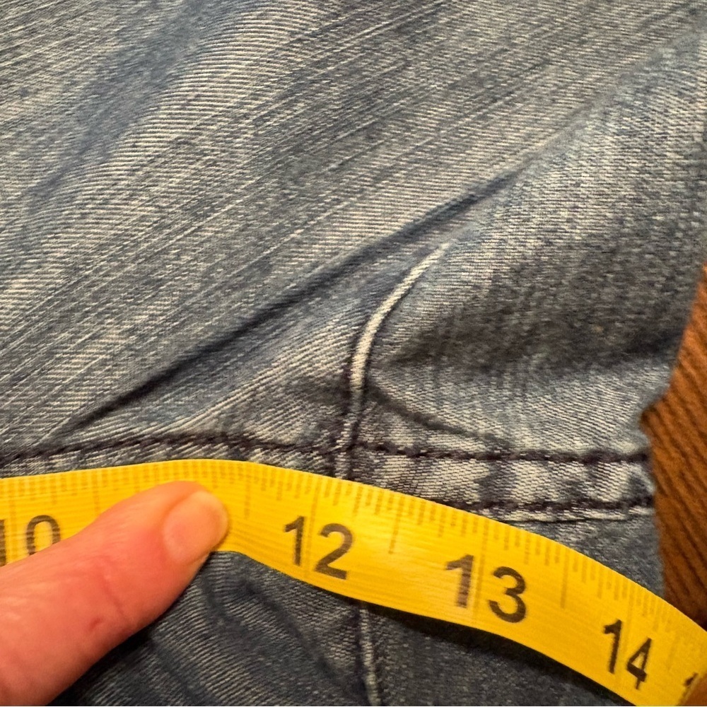 Avenue Relaxed Fit Straight Leg Jeans Size 16 Soft Denim - Picture 8 of 10
